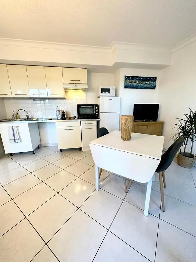 1 Bedroom Plein Centre Juan Les Pins Antibes