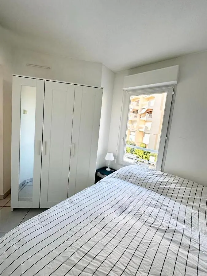 1 Bedroom Plein Centre Juan Les Pins Antibes